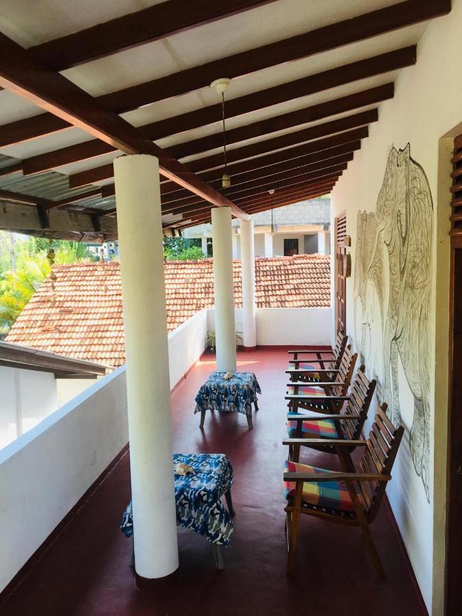 Sunrise Guest House & Restaurant Tangalle Exterior foto